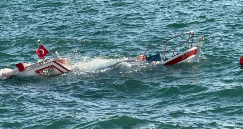 Kıyıya demirli balıkçı teknesi battı