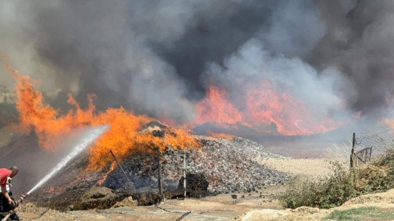 Fabrikada korkutan yangın: Yaralılar var