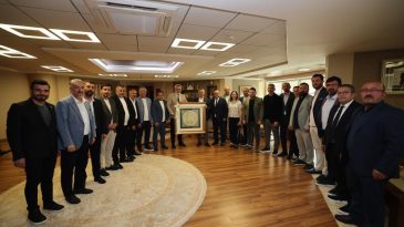 Başkan Büyükakın, güven tazeleyen federasyon başkanı ve yönetimini ağırladı