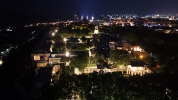 Topkapı Sarayı gece ziyaretçilerini ağırlamaya başladı