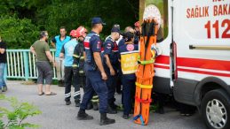 Çocuğunu kurtarmak için dereye atlayan anne hayatını kaybetti