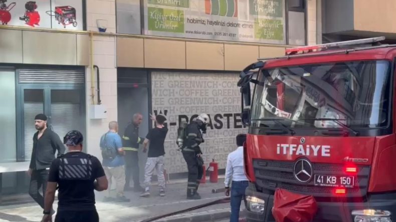 Kafenin deposunda yangın paniği