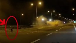 Feci kaza: 9 yaşındaki çocuk otomobilden yola savruldu