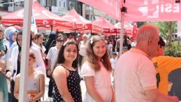 İzmit Belediyesi’nin etkinliğine öğrenci ve veliler akın etti