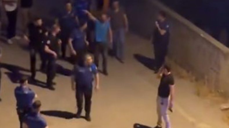 Tabanca ile sokakta dolaşan şüpheli polise direndi, teslim oldu