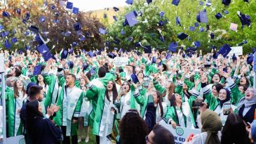 KOSTÜ Diş Hekimliği Fakültesi ilk mezunlarını verdi
