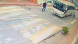 İzmit Gündoğdu’da yaşandı: Minibüsün altında kaldı