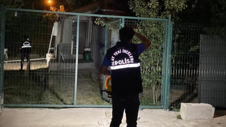 Tartıştığı üvey oğlunu göğsünden bıçakladı