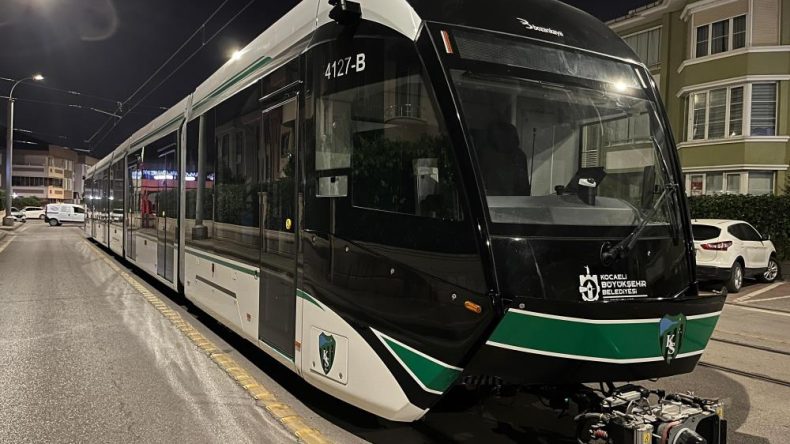 Kocaeli için özer tasarlandı: Tramvayların 9’uncusu raylara indirildi