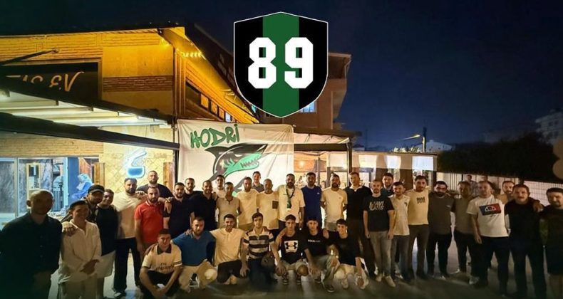 Kocaelisporlu taraftarlar ‘Hodri Meydan’ Başkanı Serhat Şimşek’i bağrına bastı