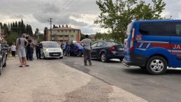 Akaryakıt istasyonunda yaralanan şahıs, gittiği evde 4 kişiyi silahla vurdu