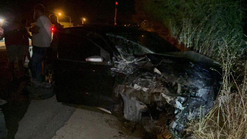 İki otomobil kafa kafaya çarpıştı: 1’i ağır 8 yaralı