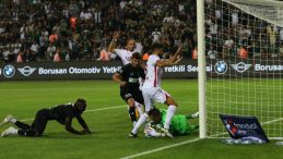 Savaştık, iyi mücadele ediyorduk; 10 kişi kaldık kaybettik: 0-1