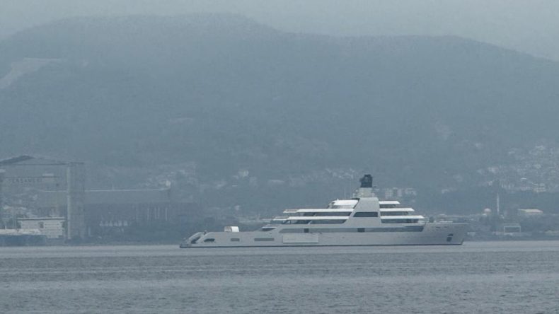 Roman Abramoviç’in lüks yatı İzmit Körfezi’nde görüldü