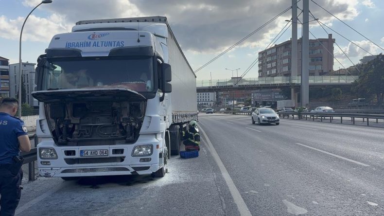 Seyir halindeki tırda yangın korkusu