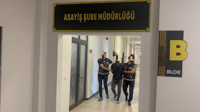 19 yaşındaki kuzenini bıçaklayarak öldürdü