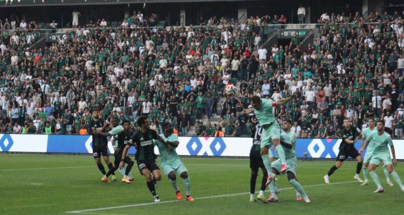 Kocaelispor ilk puanını aldı: Statta yönetim istifa sesleri