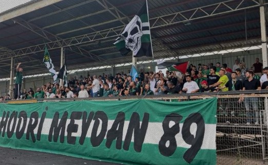 Kocaelispor taraftarlarından Selçuk İnan ve futbolculara destek