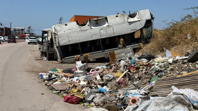 Çöpe otobüs attılar: Hürriyet’ten açıklama geldi
