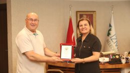 Başkan Hürriyet “fahri Karslı” ilan edildi