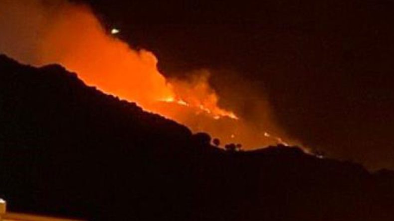 Marmara Adası’nda arazi yangını: İtfaiye ekipleri seferber oldu