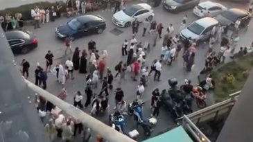 AVM’lerde deprem paniği: Vatandaşlar kendilerini dışarı attı