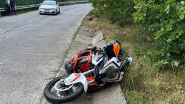 Asfalttaki yarık yüzünden ölümden döndü