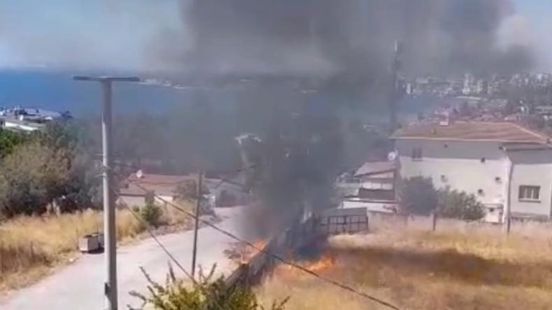 Kocaeli’de otluk alanda çıkan yangın paniğe neden oldu