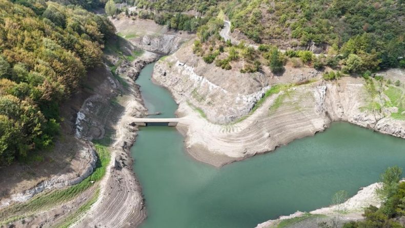 Yuvacık Barajı’nda korkutan görüntü: Su seviyesi düştü, eski köprü göründü