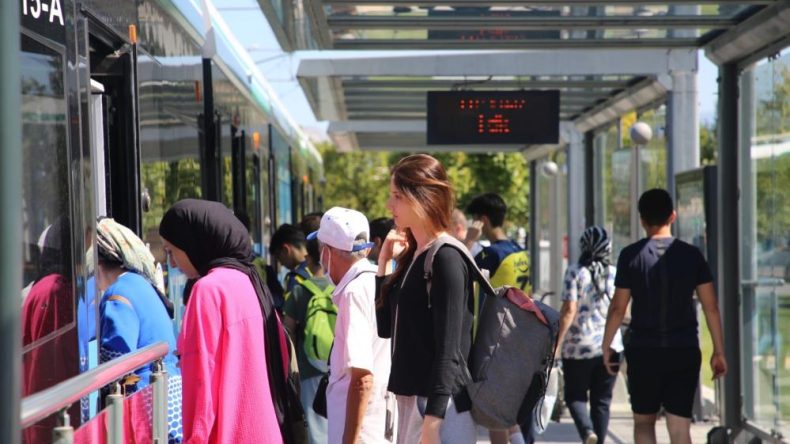 Kocaeli Büyükşehir, tramvayda yolcu kapasitesini iki katına çıkarıyor