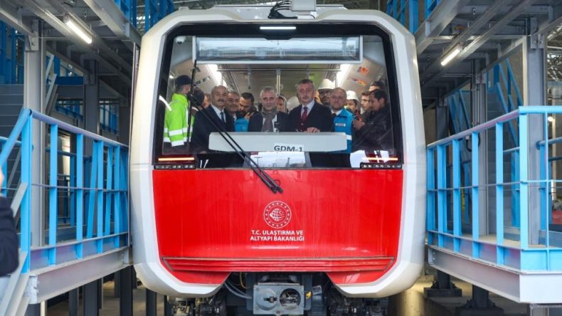 Kocaeli’nin ulaşım ağı metro, tramvay ve teleferikle güçleniyor