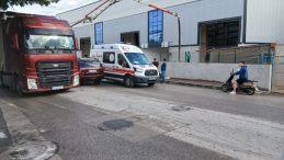 Fabrika inşaatında akıma kapılan işçi ağır yaralandı