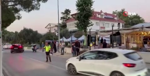 Kafede oturan gruba kurşun yağmuru