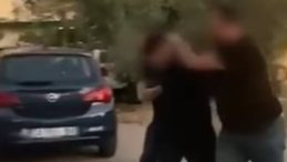 İçişleri Bakanı Yerlikaya duyurdu: Babaya çocuklarının önünde tokat atan şüpheli yakalandı