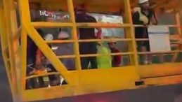 Safiport Limanı’nda geminin ambarına düşen işçi yaralandı