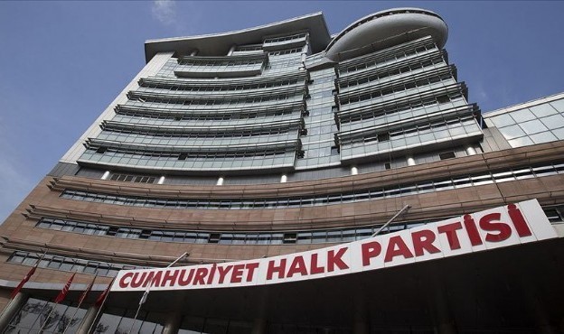 CHP’den flaş karar: Tarih açıklandı, olağanüstü kurultaya gidiyor