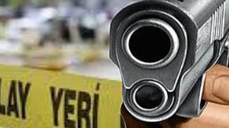 Abisini sokak ortasında silahla vurarak öldürdü