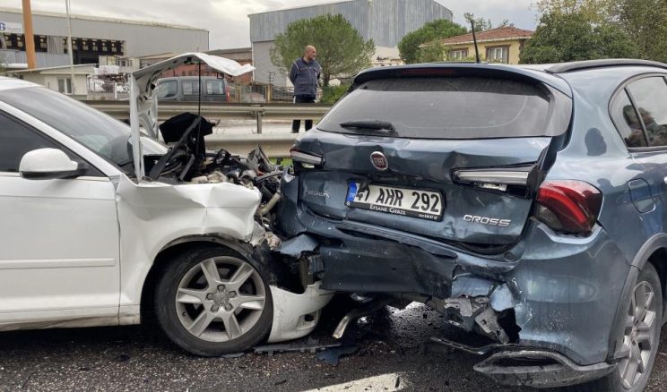 Kocaeli’nin Kartepe ilçesinde kaza: 1’i çocuk 5 yaralı