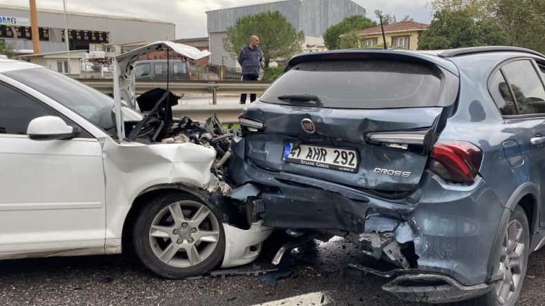 Kocaeli’nin Kartepe ilçesinde kaza: 1’i çocuk 5 yaralı