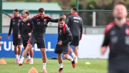 Vincenzo Montella ve Kerem Aktürkoğlu, Kocaeli Stadyumu’nda basın toplantısı düzenleyecek