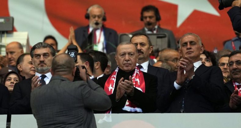 Cumhurbaşkanı Erdoğan, yoğun Gazze programları sonrası Kocaeli Stadındaydı