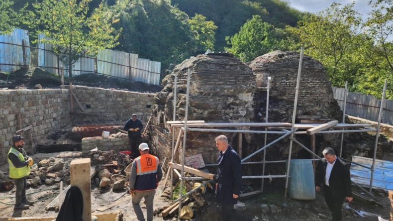 Tarihi hamam yeniden ayağa kalkıyor