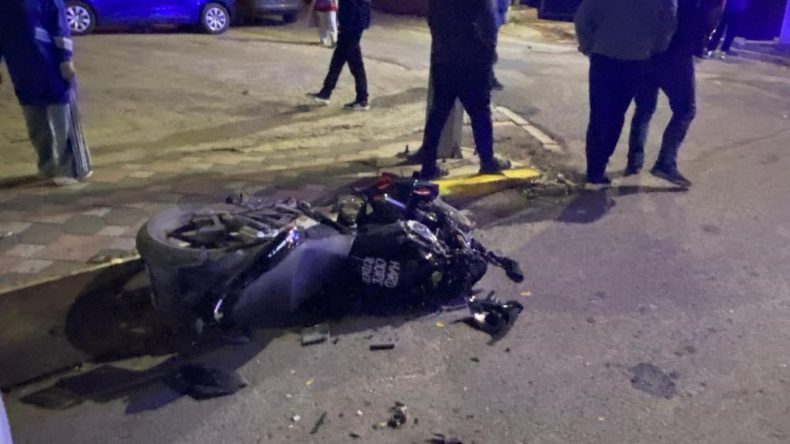 Motosiklet iş makinesi ile çarpıştı: Sürücü ağır yaralı