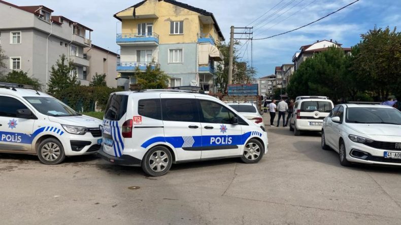 Eşini öldürdü, kendini ağır yaraladı