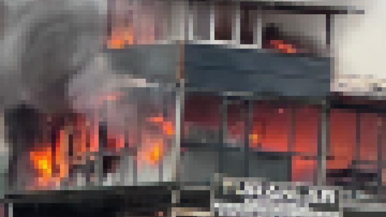 Kocaeli’de emlak ofisi olarak kullanılan 2 katlı konteynerde yangın