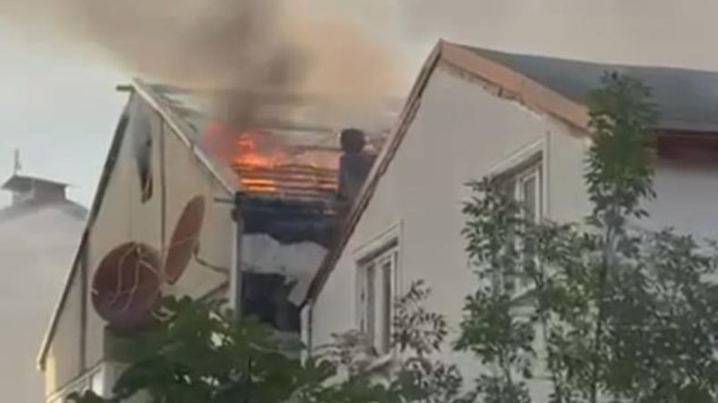 Kocaeli’de çatı yangını korkuttu