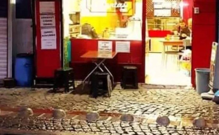 Bu lokantada siyaset konuşmak yasak