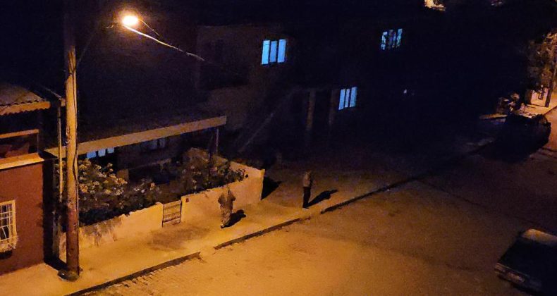 4.3 büyüklüğünde deprem