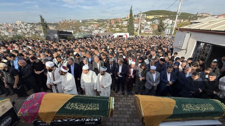 Yangında hayatını kaybedenler son yolculuklarına uğurlandı