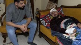 Vicdanları yaralayan olay: Otizmli şahıs odunluğa baktı diye odunla darbedildi